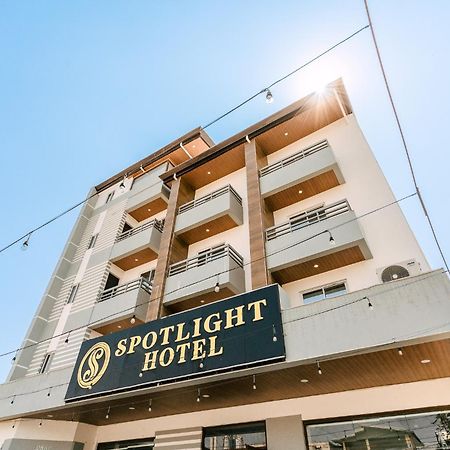 Spotlight Hotel Near Hundred Islands Wharf Alaminos Esterno foto