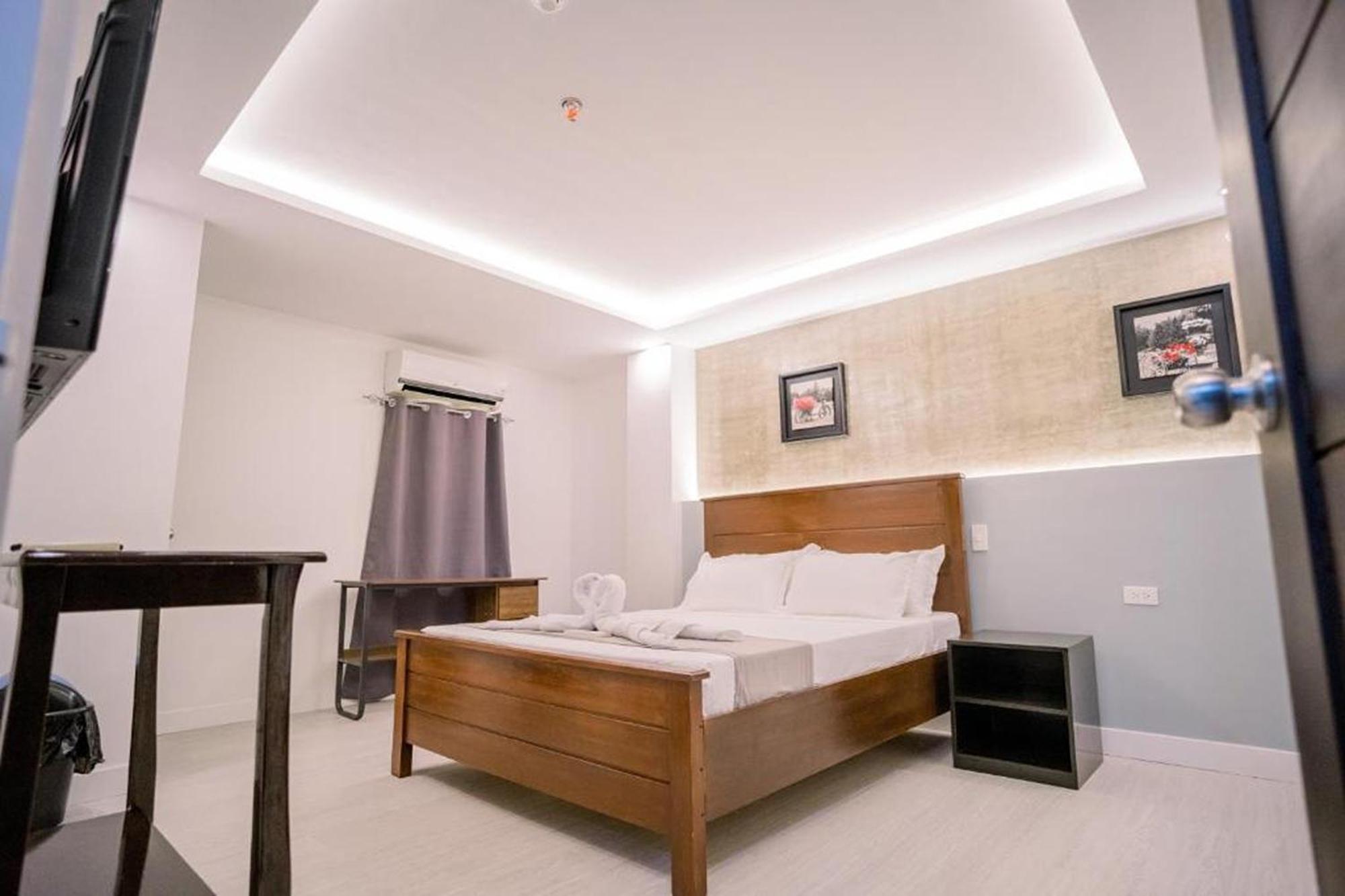 Spotlight Hotel Near Hundred Islands Wharf Alaminos Esterno foto
