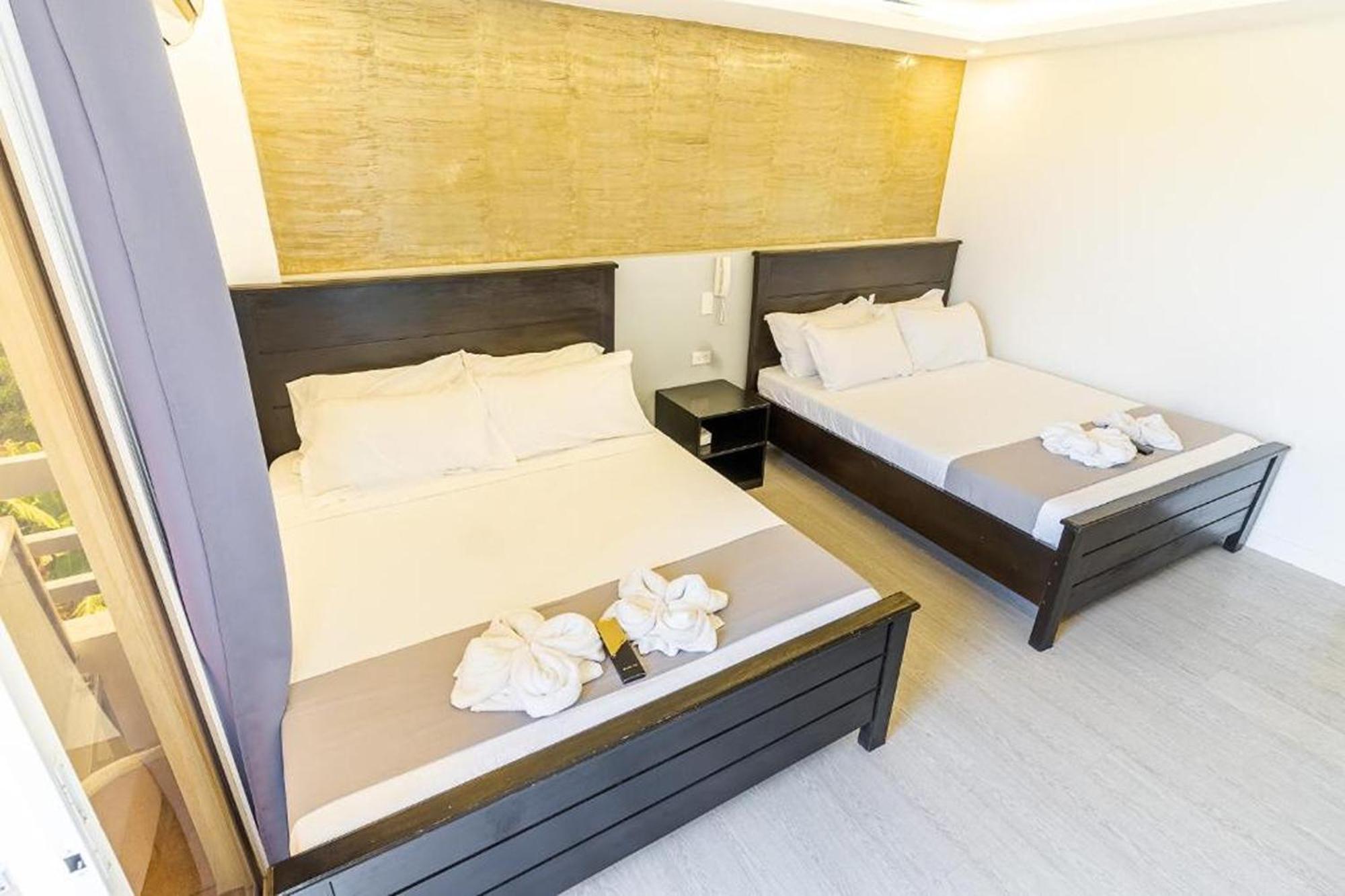 Spotlight Hotel Near Hundred Islands Wharf Alaminos Esterno foto