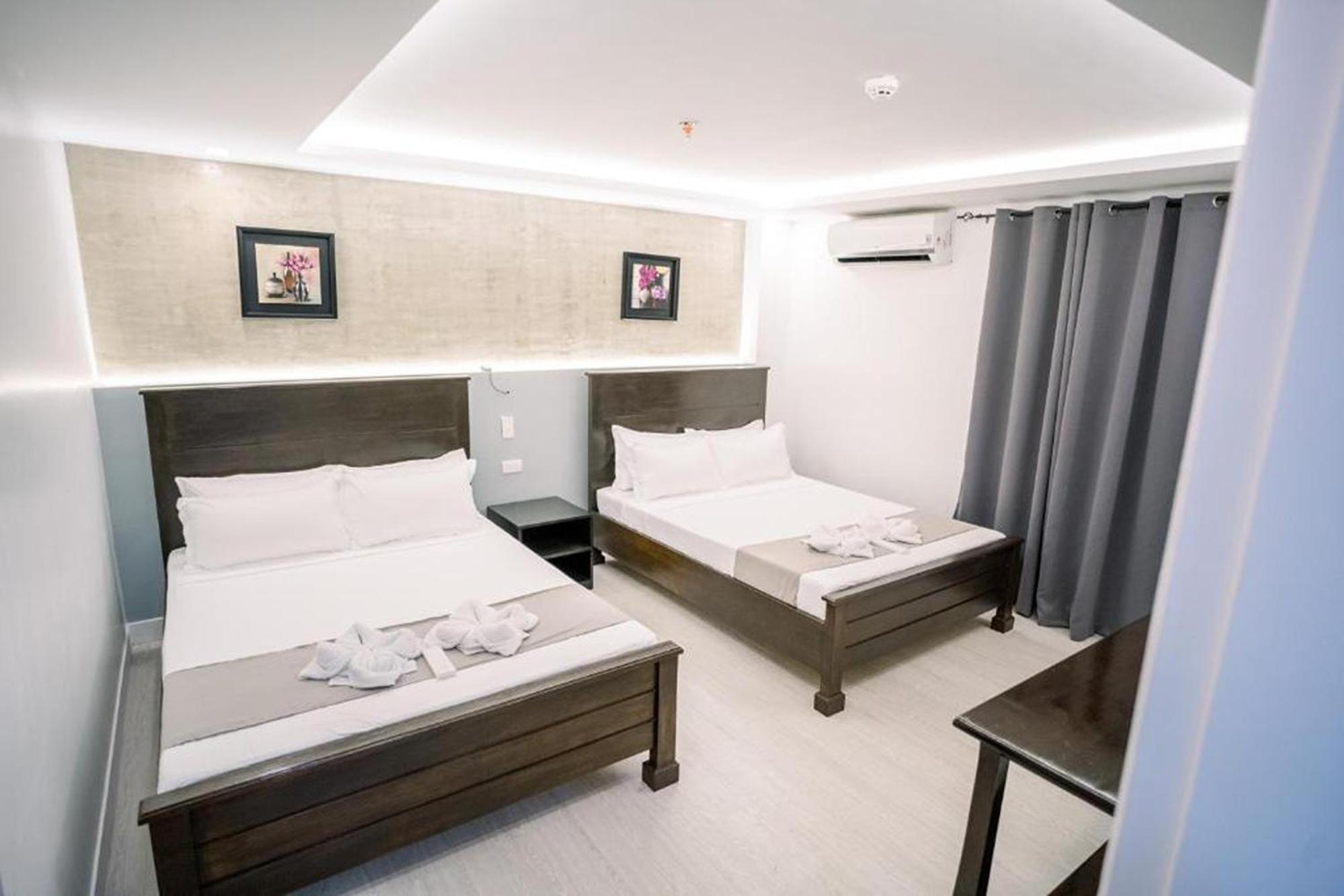 Spotlight Hotel Near Hundred Islands Wharf Alaminos Esterno foto