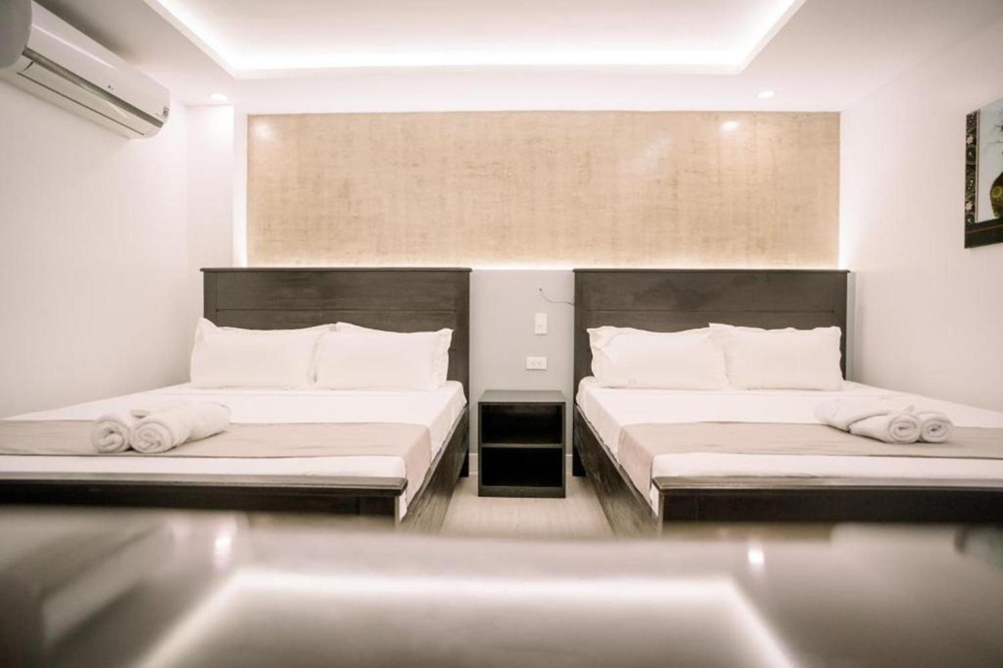 Spotlight Hotel Near Hundred Islands Wharf Alaminos Esterno foto