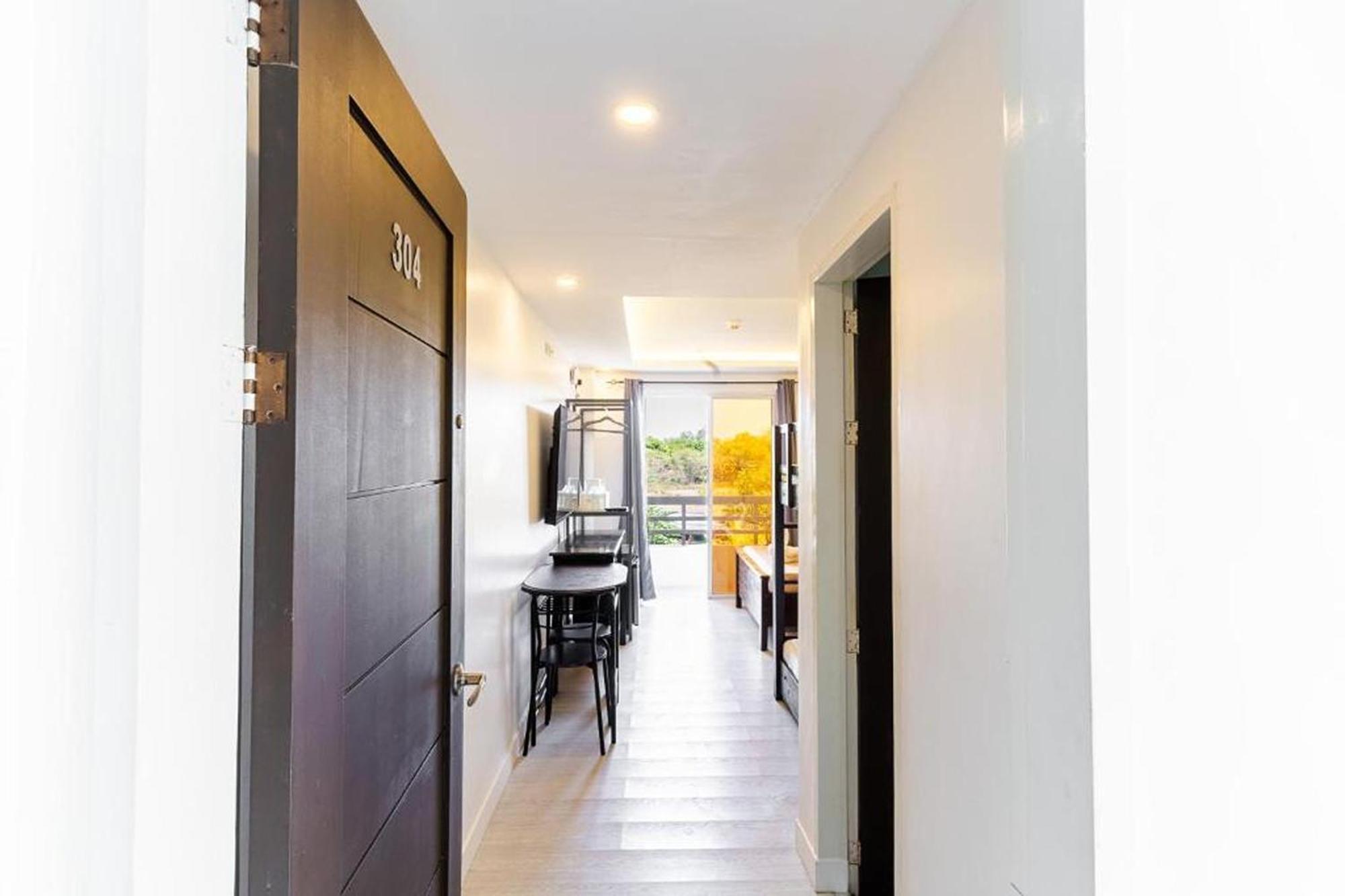 Spotlight Hotel Near Hundred Islands Wharf Alaminos Esterno foto