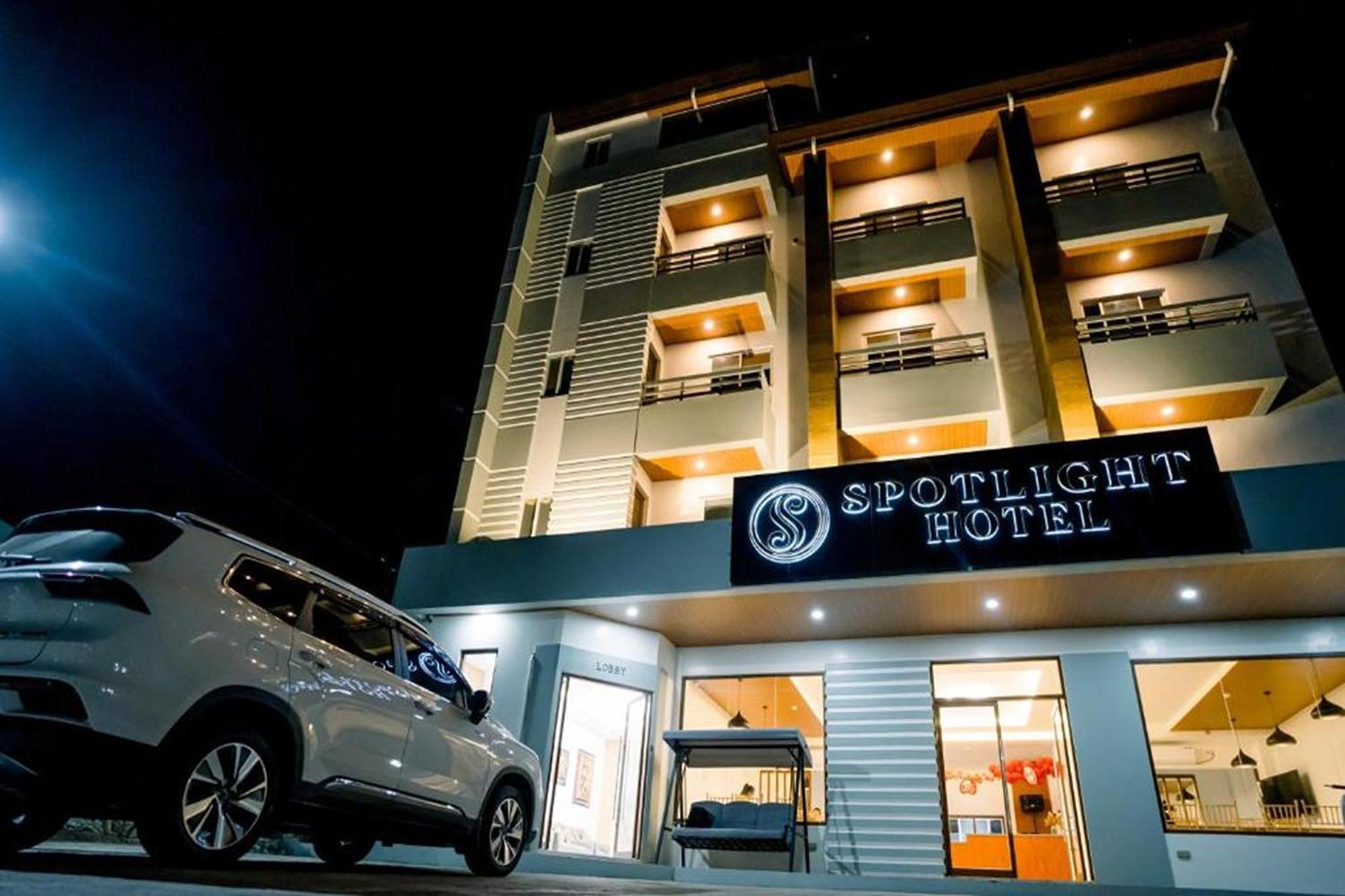 Spotlight Hotel Near Hundred Islands Wharf Alaminos Esterno foto